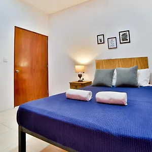 Ten To Ten Hostel